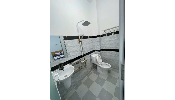Nhà Mới Ở Ngay, 60m2 Chưa Tới 5 Tỷ, Hẻm Oto Vào Nhà, Hiệp Thành – Quận 12.